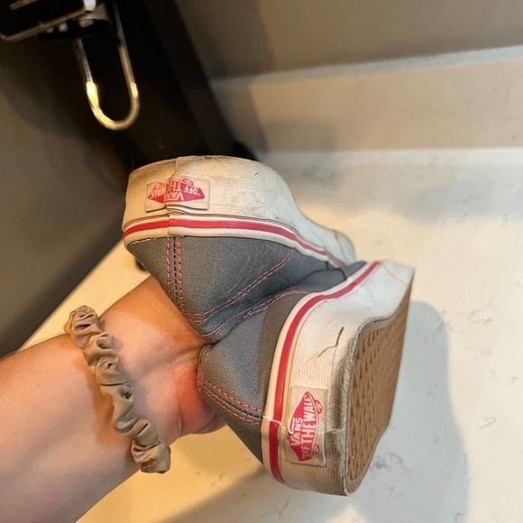 CHUCK Taylor All Star Classic - mens 8.5 womens 10 - Picture 3 of 6